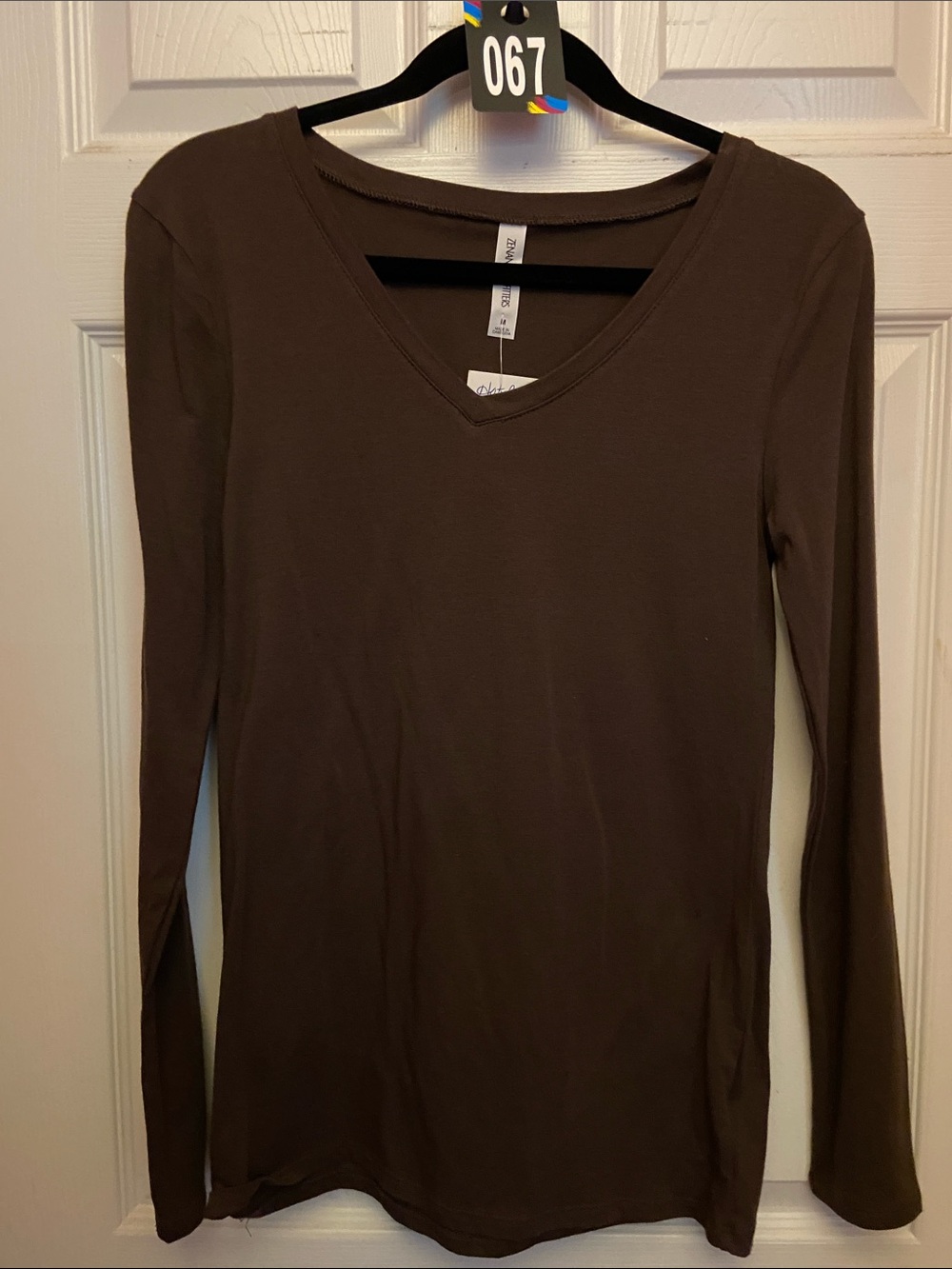 Zenana brown V-neck, long sleeve size medium